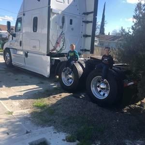 Meet your Posher, Eduardo